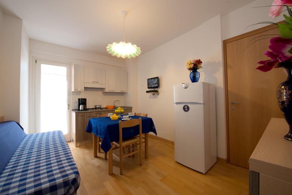 Casa Ariete Daire Bibione Oda fotoğraf